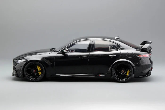 Alfa Romeo Giulia GTAm Carbon Fiber - Image 3