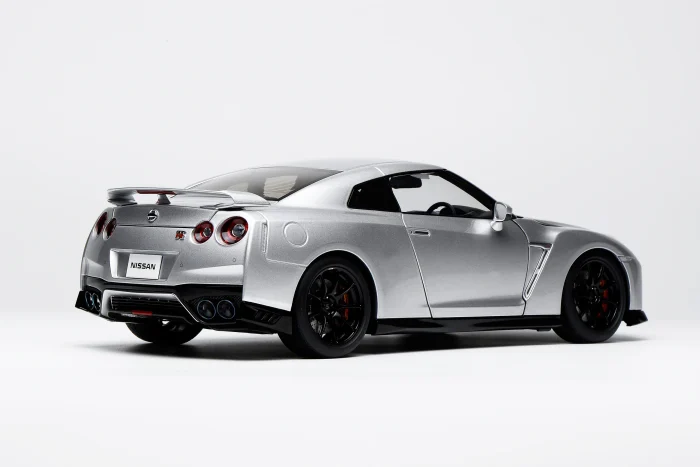 Nissan GT-R(R35) Ultimate Metal Silver Track Edition Engineered By NISMO 2020 - Image 2