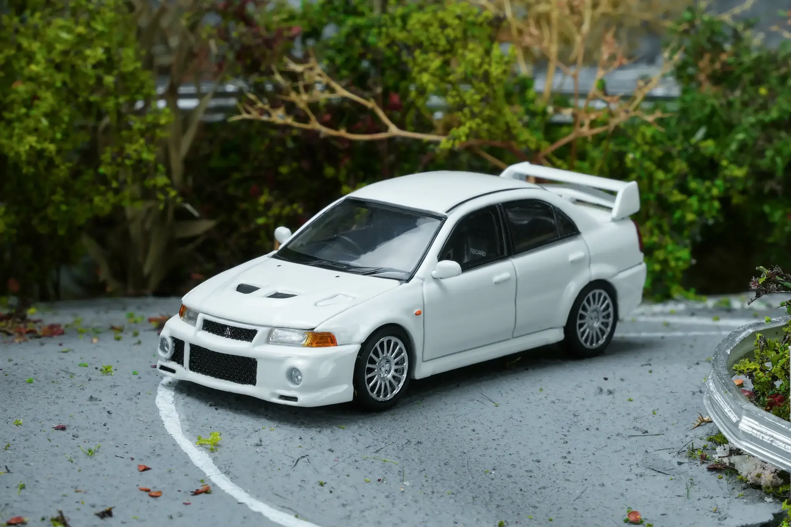 Mitsubishi Lancer Evolution VI GSR Scotia White