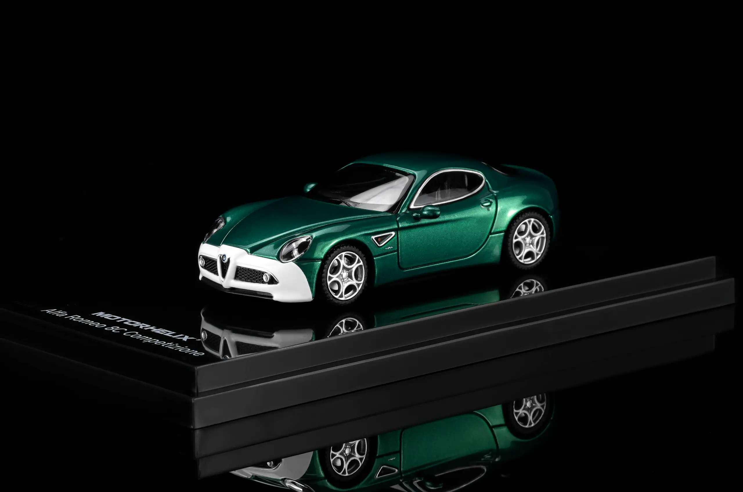 Alfa Romeo 8C Competizione 2008 Customized Green / White Front Bumper Alfa Romeo 8C Competizione 2008 Customized Green / White Front Bumper MOTORHELIX