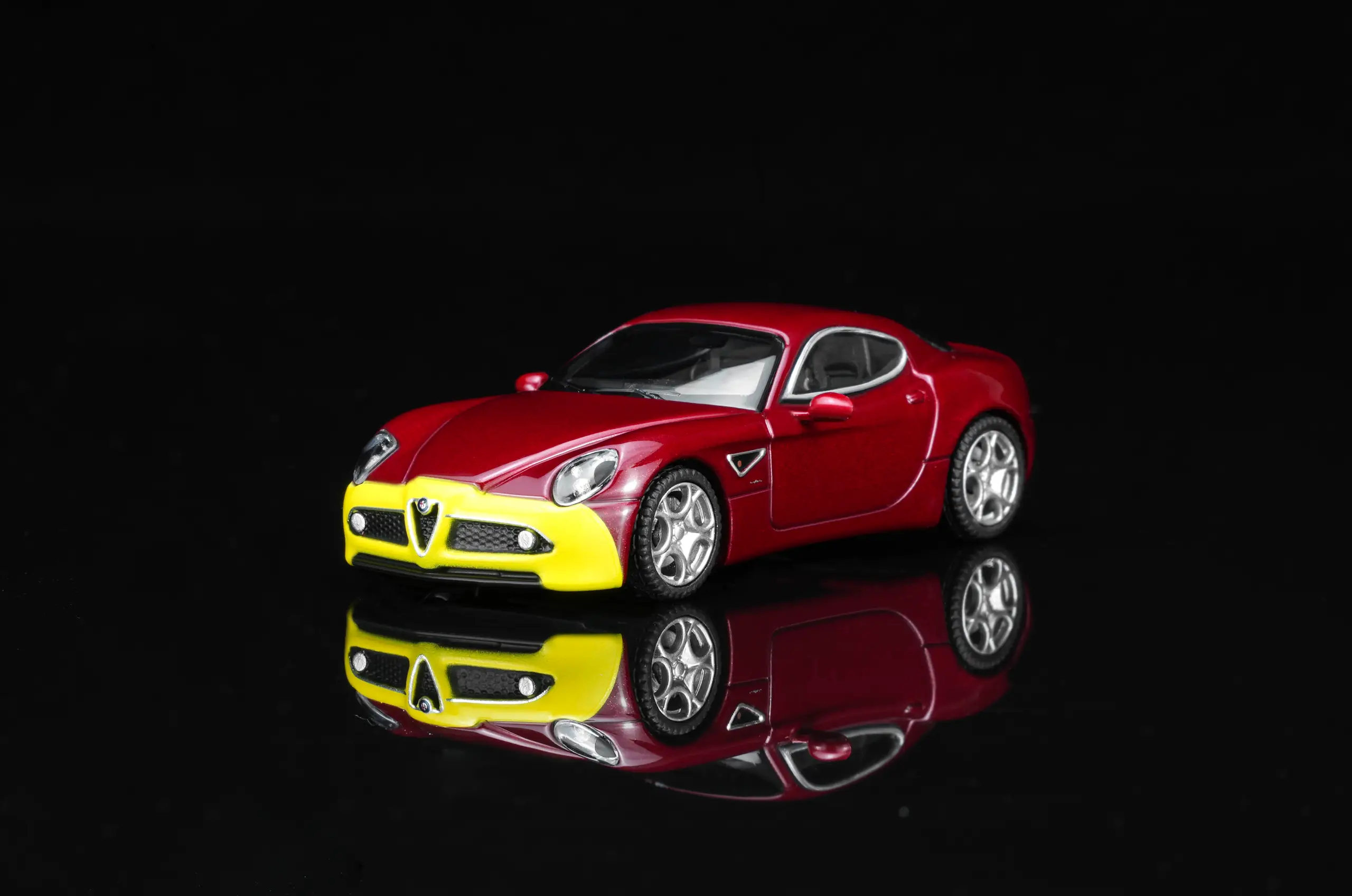 Alfa Romeo 8C Competizione 2008 Customized Rossow/ Yellow FromtBumper Alfa Romeo 8C Competizione 2008 Customized Rossow/ Yellow FromtBumper MOTORHELIX